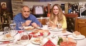 Бойко Борисов и дъщеря му Венета, която скоро ще го зарадва с внуче