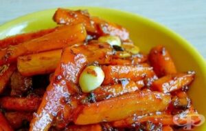 медени моркови с чесънче